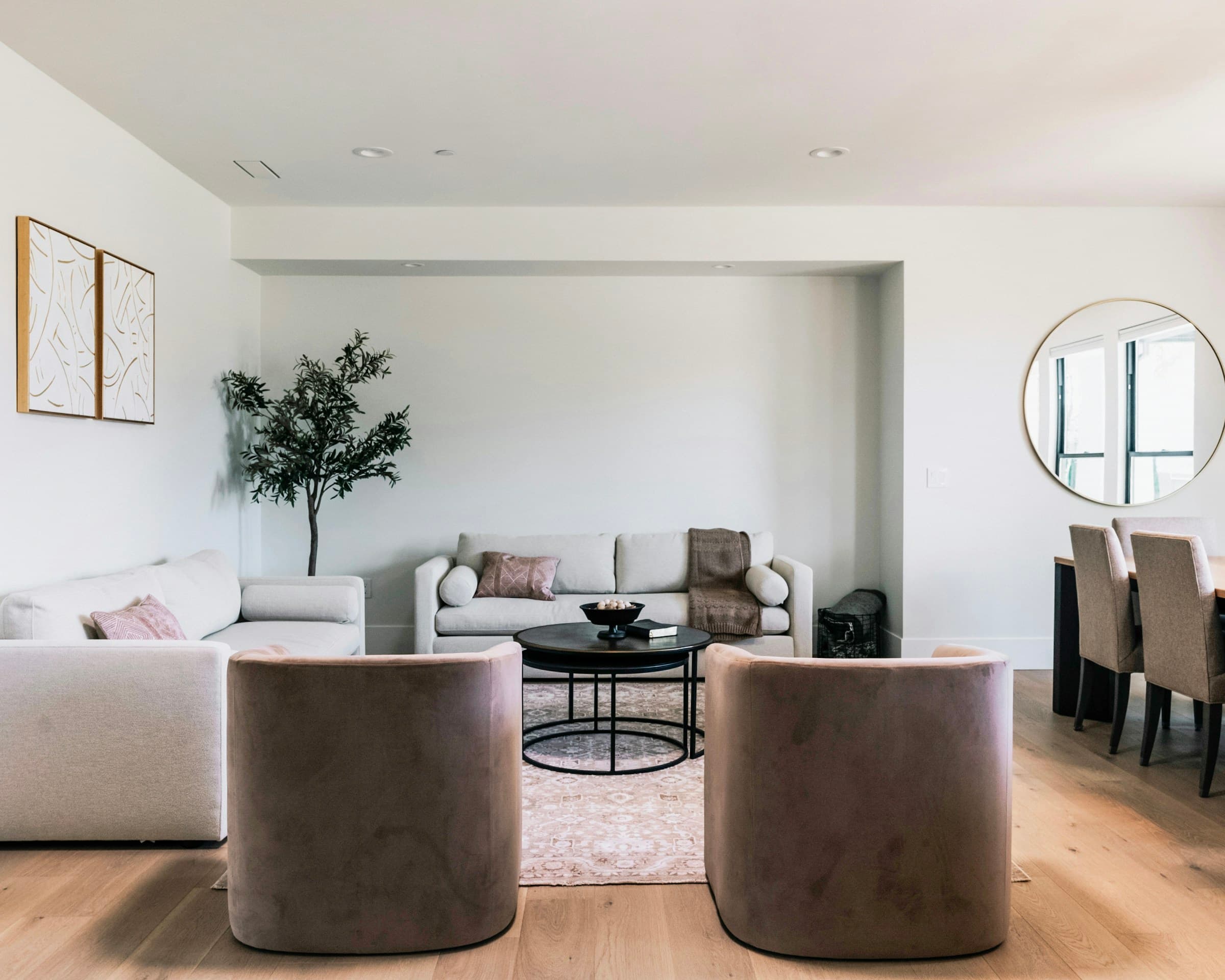 Smart Home mit vernetzter Beleuchtung, Heizung und Sicherheit